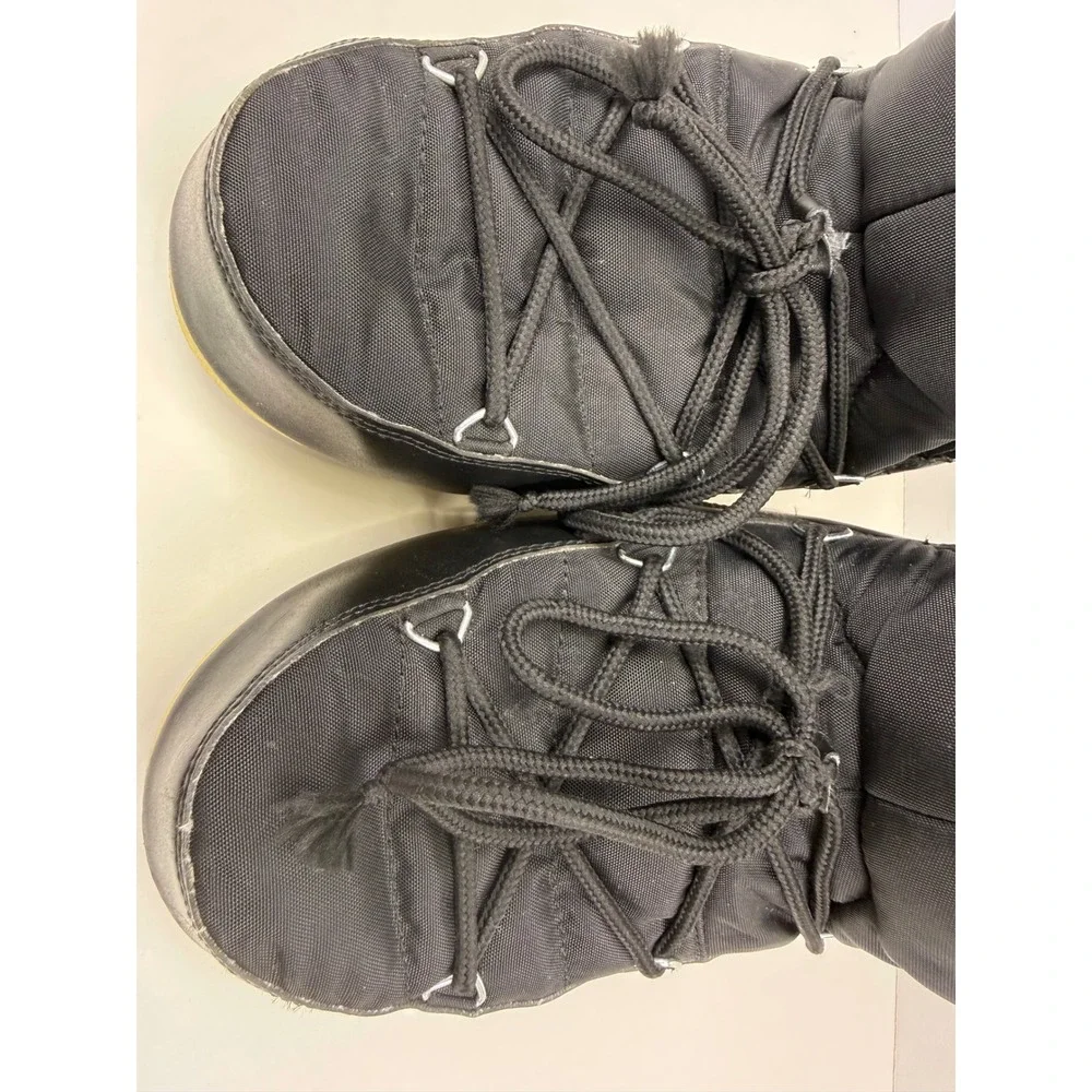 Moon Boot Low Nylon EVX Women's 8/8.5, men's 7/7.5